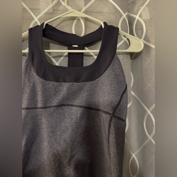 Lululemon Scoop Neck Tank in Heathered Purple Blue, Built-In Sports Bra - Picture 2 of 4